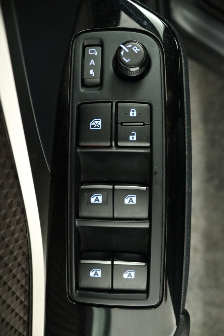 Toyota C-HR - 1.8 Hybrid Executive 29