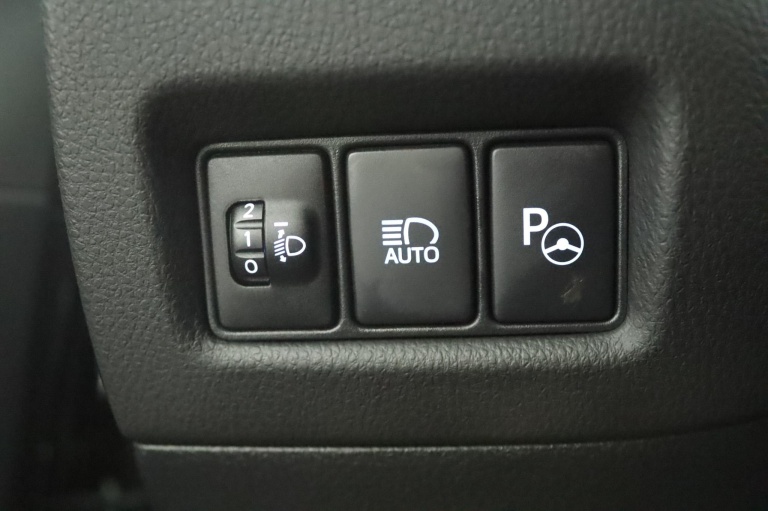 Toyota C-HR - 1.8 Hybrid Executive 30