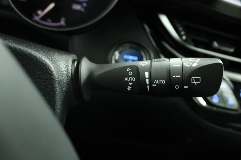 Toyota C-HR - 1.8 Hybrid Executive 32