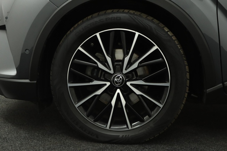 Toyota C-HR - 1.8 Hybrid Executive 38