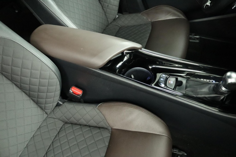 Toyota C-HR - 1.8 Hybrid Executive 65