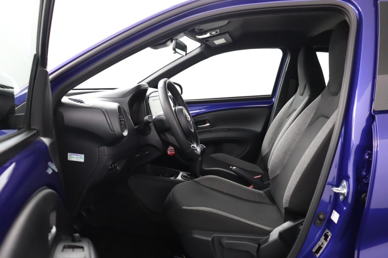 Toyota Aygo X - 1.0 VVT-i MT Play 10