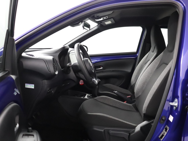 Toyota Aygo X - 1.0 VVT-i MT Play