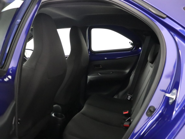 Toyota Aygo X - 1.0 VVT-i MT Play