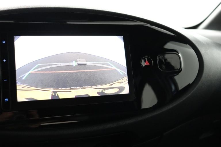 Toyota Aygo X - 1.0 VVT-i MT Play 16