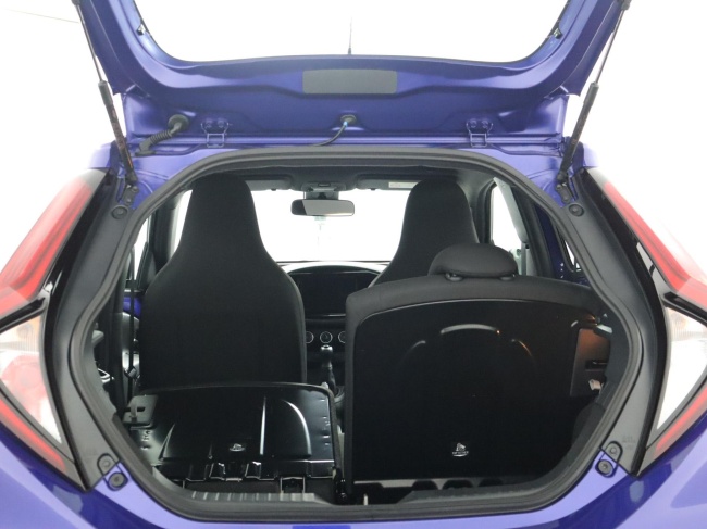 Toyota Aygo X - 1.0 VVT-i MT Play