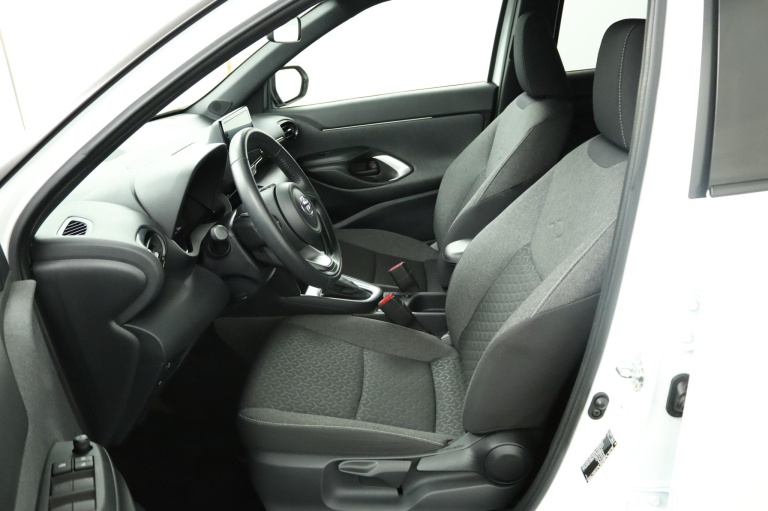 Toyota Yaris Cross - 1.5 Hybrid First Edition 17
