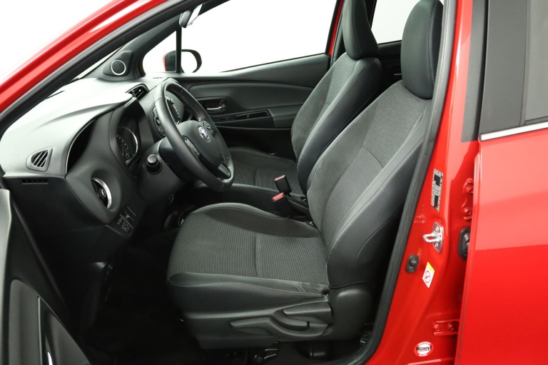 Toyota Yaris - 1.5 Hybrid Premium 17