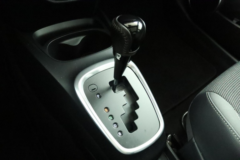 Toyota Yaris - 1.5 Hybrid Premium 27