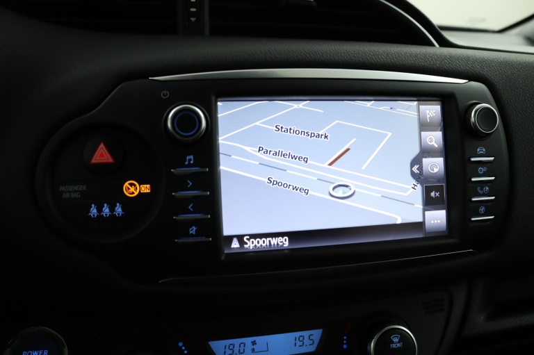 Toyota Yaris - 1.5 Hybrid Premium 28