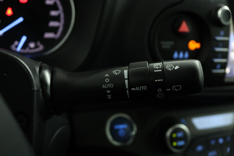 Toyota Yaris - 1.5 Hybrid Premium 33