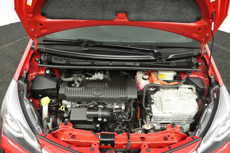 Toyota Yaris - 1.5 Hybrid Premium 36