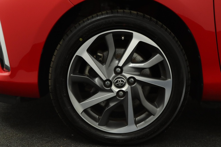 Toyota Yaris - 1.5 Hybrid Premium 39