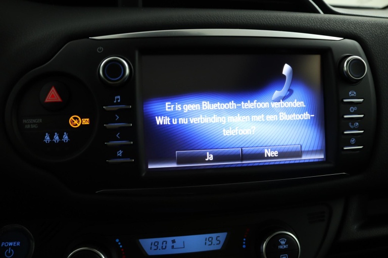 Toyota Yaris - 1.5 Hybrid Premium 54