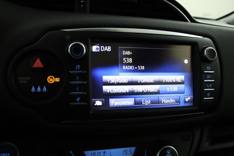 Toyota Yaris - 1.5 Hybrid Premium 8