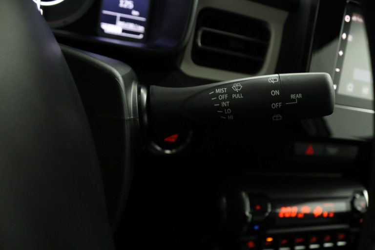 Suzuki Ignis - 1.2 Smart Hybrid Style 32