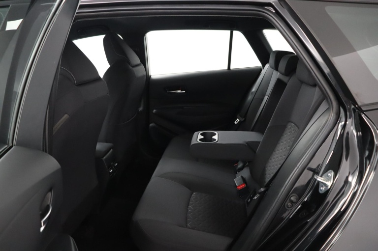 Toyota Corolla Touring Sports - 1.8 Hybrid Business 18