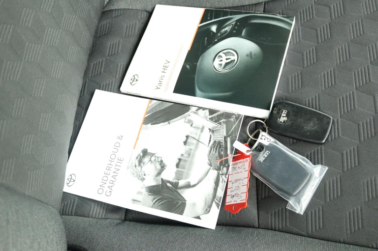 Toyota Yaris - 1.5 Hybrid 115 First Edition 11