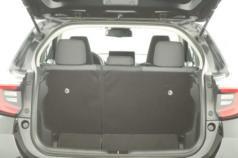Toyota Yaris - 1.5 Hybrid 115 First Edition 24