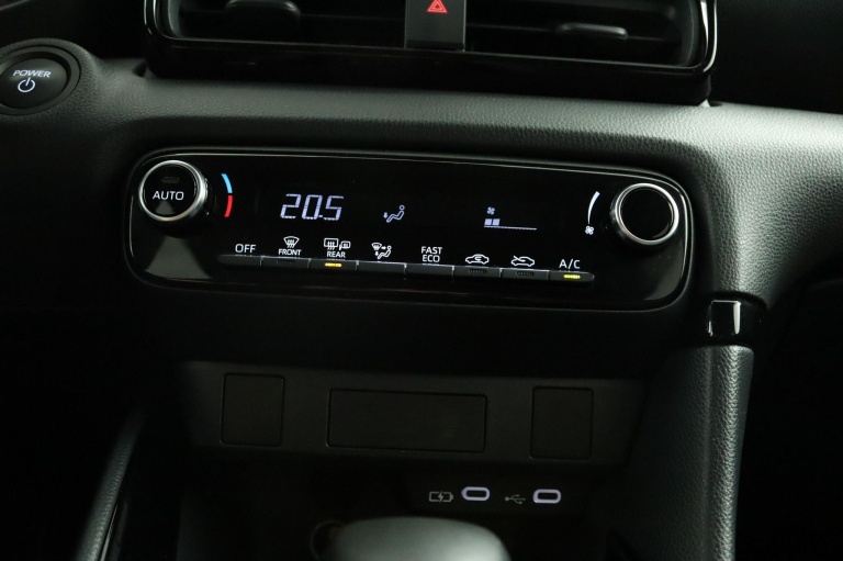 Toyota Yaris - 1.5 Hybrid 115 First Edition 7