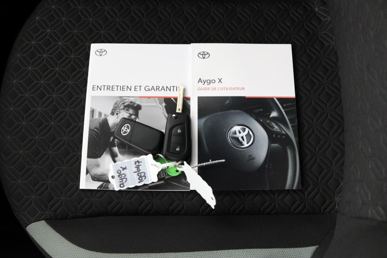 Toyota Aygo X - 1.0 VVT-i S-CVT Pulse 11