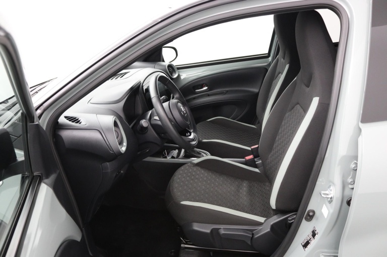 Toyota Aygo X - 1.0 VVT-i S-CVT Pulse 17