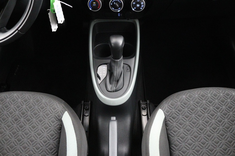 Toyota Aygo X - 1.0 VVT-i S-CVT Pulse 27