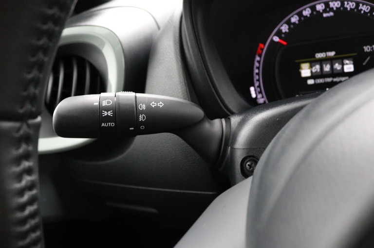 Toyota Aygo X - 1.0 VVT-i S-CVT Pulse 30