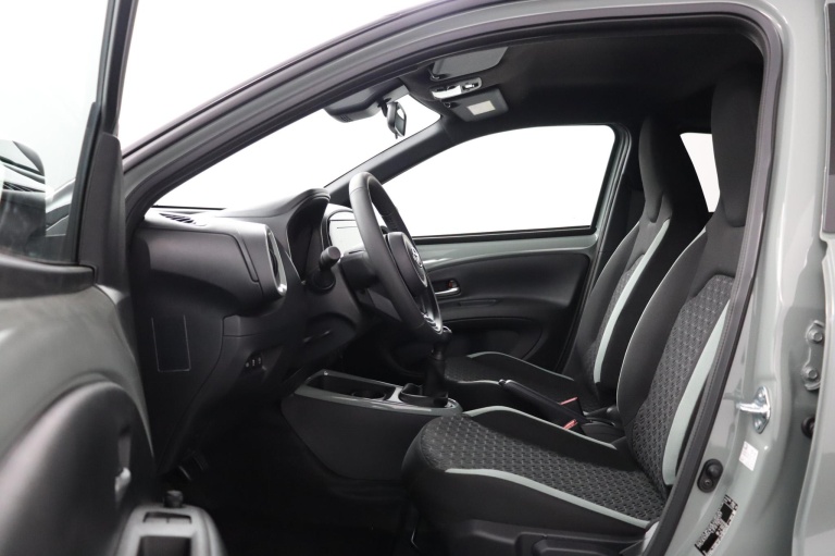 Toyota Aygo X - 1.0 VVT-i MT Pulse 17