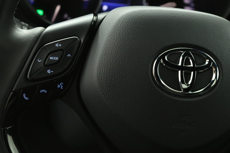 Toyota C-HR - 1.8 Hybrid Dynamic 19