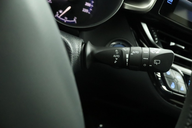 Toyota C-HR - 1.8 Hybrid Dynamic 32