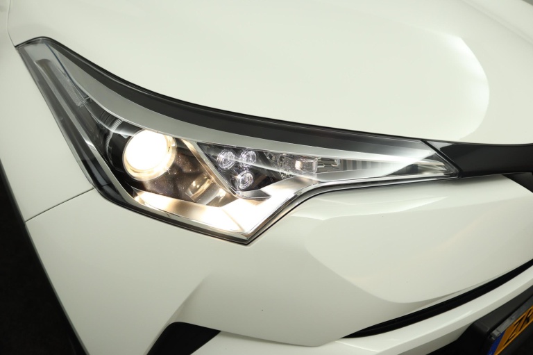 Toyota C-HR - 1.8 Hybrid Dynamic 61