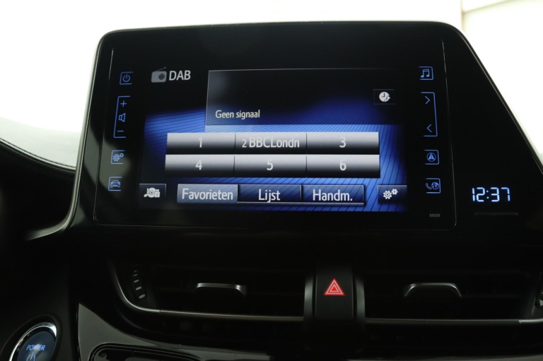 Toyota C-HR - 1.8 Hybrid Dynamic 8