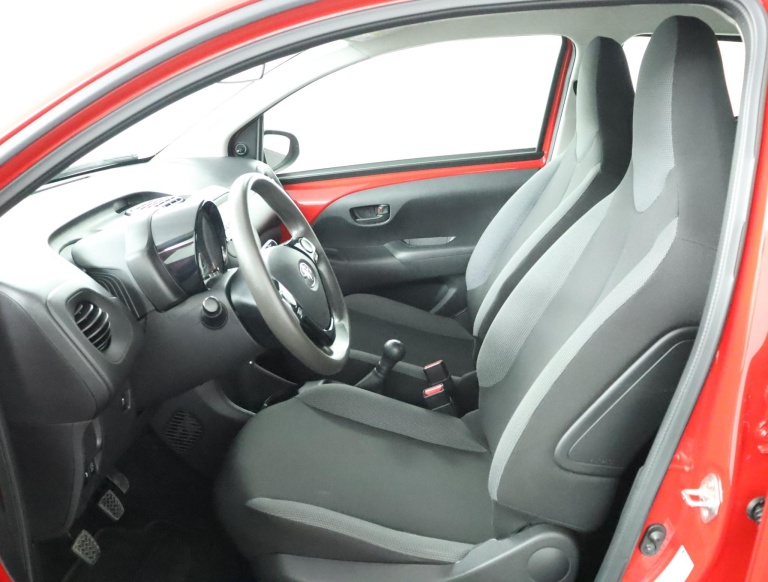 Toyota Aygo - 1.0 VVT-i x-fun 16