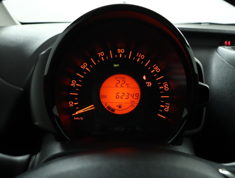 Toyota Aygo - 1.0 VVT-i x-fun 6