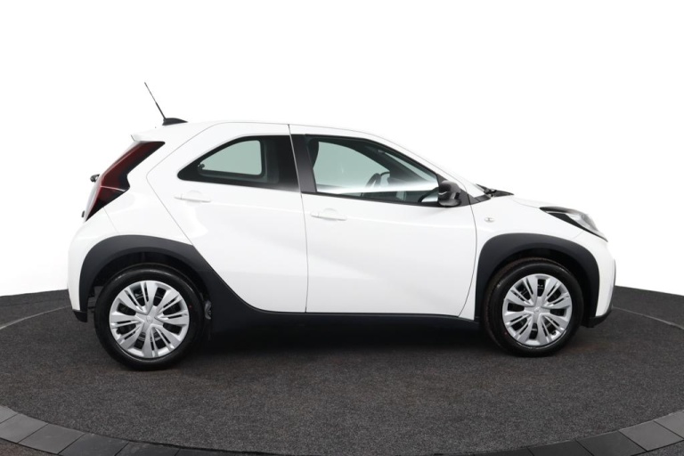 Toyota Aygo X - 1.0 VVT-i MT Play 12