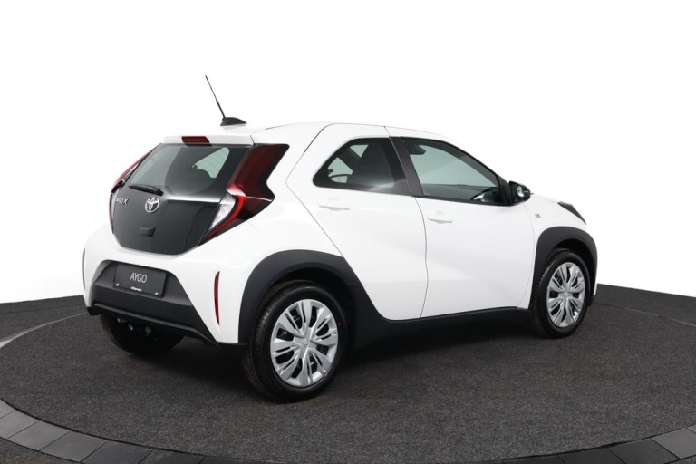 Toyota Aygo X - 1.0 VVT-i MT Play 2