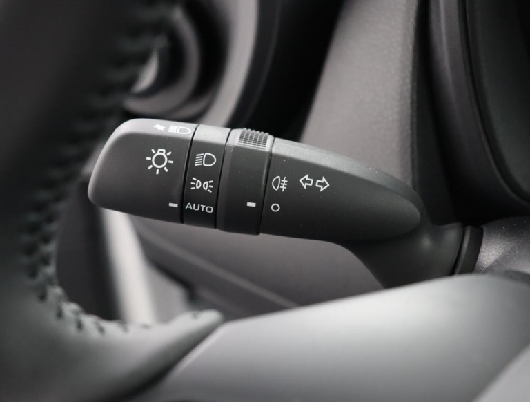 Toyota Aygo X - 1.0 VVT-i MT Play 27