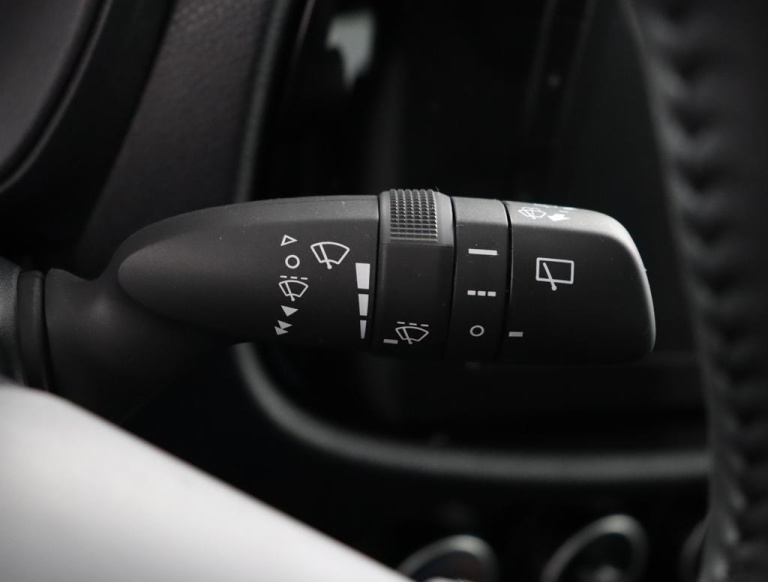 Toyota Aygo X - 1.0 VVT-i MT Play 28