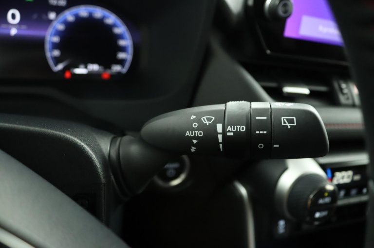 Suzuki Across - 2.5 Plug-in Hybrid Style Business 32