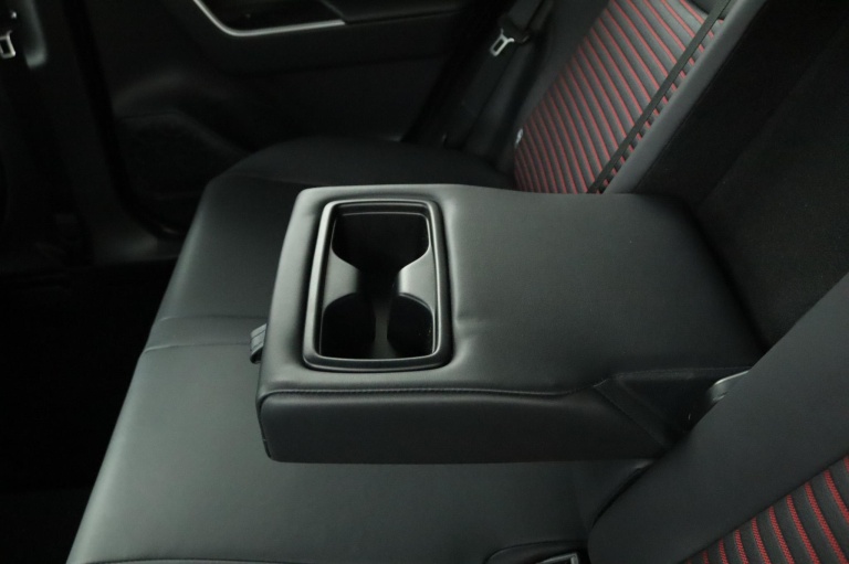 Suzuki Across - 2.5 Plug-in Hybrid Style Business 42