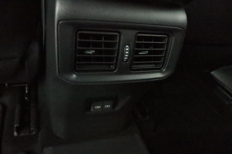 Suzuki Across - 2.5 Plug-in Hybrid Style Business 43