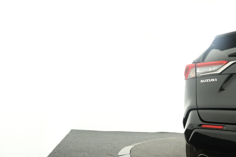 Suzuki Across - 2.5 Plug-in Hybrid Style Business 44