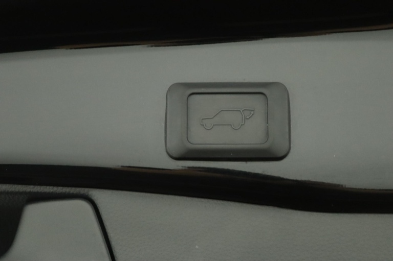Suzuki Across - 2.5 Plug-in Hybrid Style Business 46