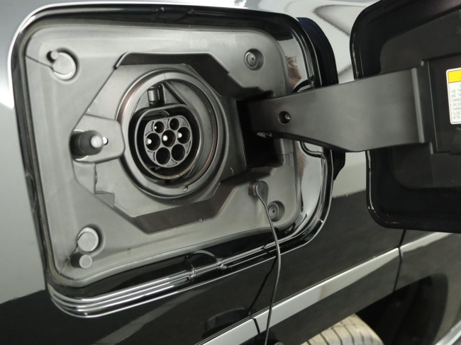 Suzuki Across - 2.5 Plug-in Hybrid Style Business