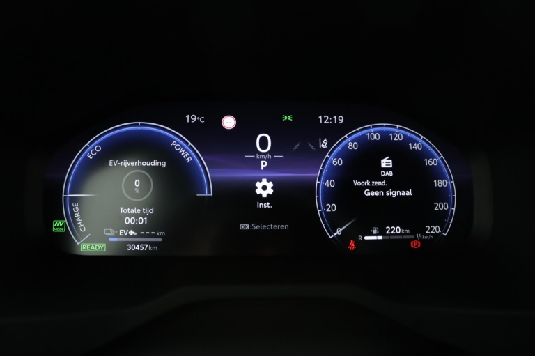 Suzuki Across - 2.5 Plug-in Hybrid Style Business 6