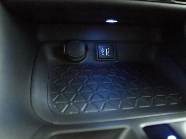 Suzuki Across - 2.5 Plug-in Hybrid Style Business