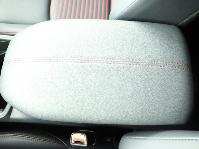 Suzuki Across - 2.5 Plug-in Hybrid Style Business