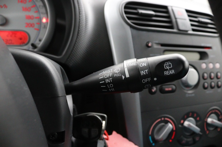 Suzuki Splash - 1.2 Comfort 25