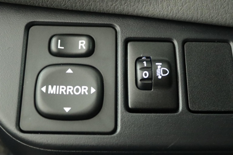 Toyota Yaris - 1.5 VVT-i Active 29